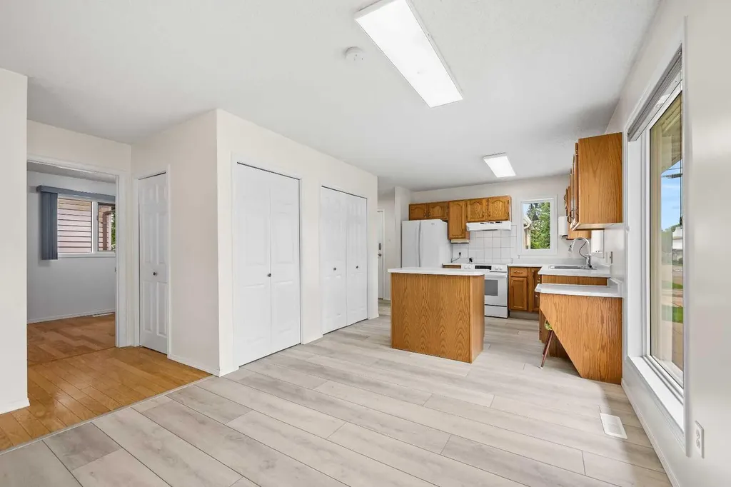 5502 46 Street Lloydminster AB T9V 0E5