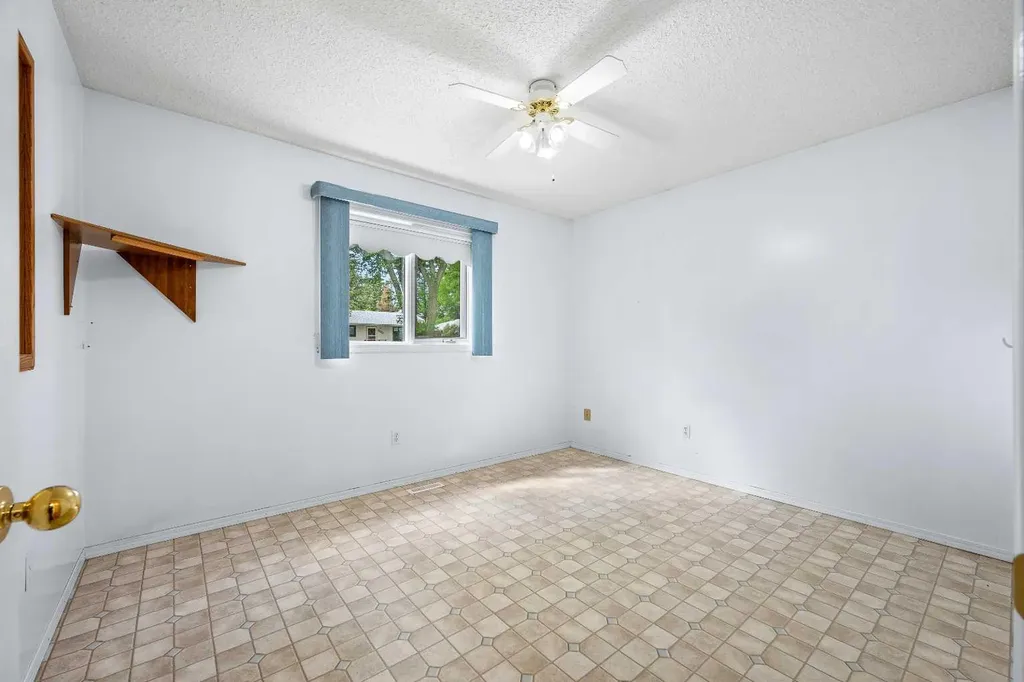 5502 46 Street Lloydminster AB T9V 0E5