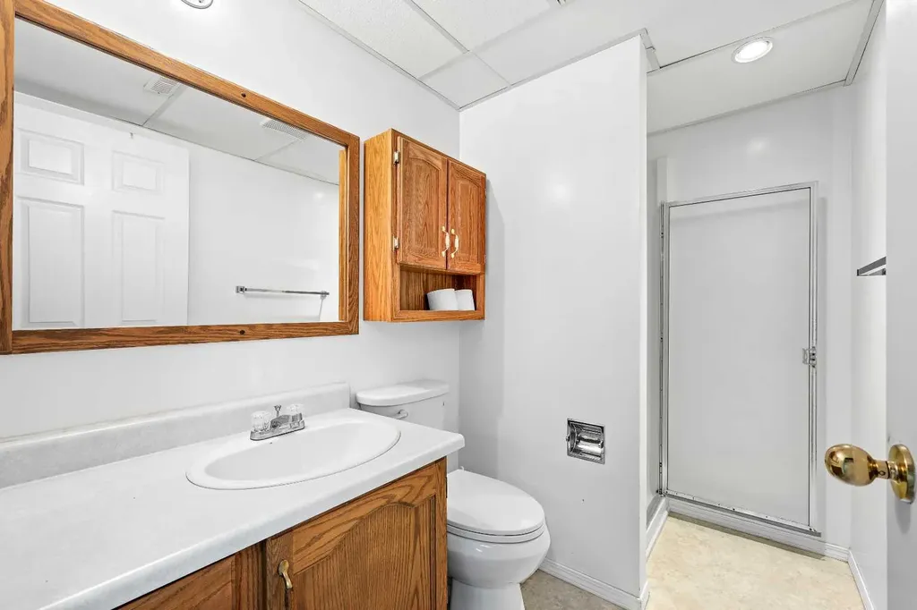5502 46 Street Lloydminster AB T9V 0E5
