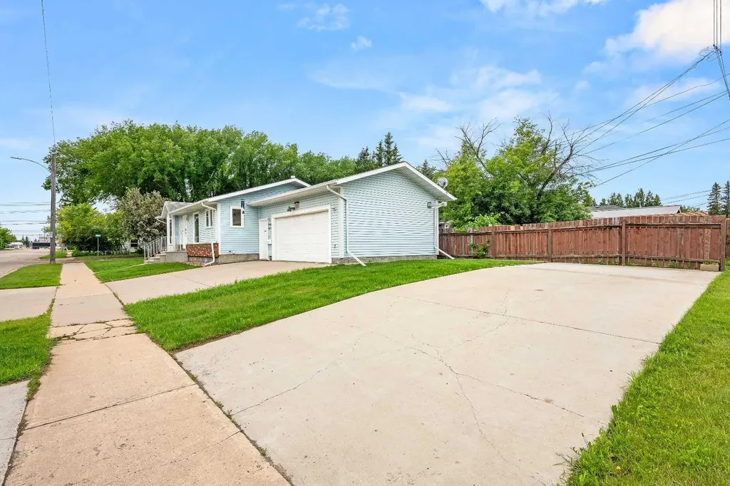 5502 46 Street Lloydminster AB T9V 0E5