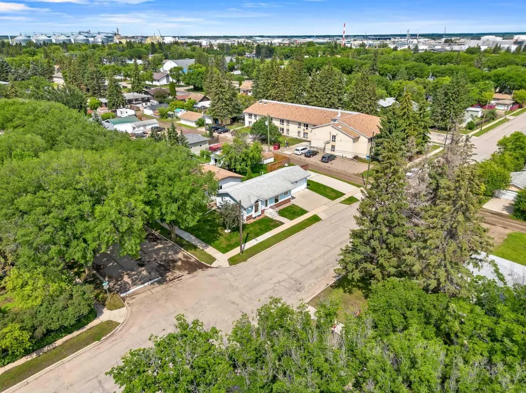 5502 46 Street Lloydminster AB T9V 0E5
