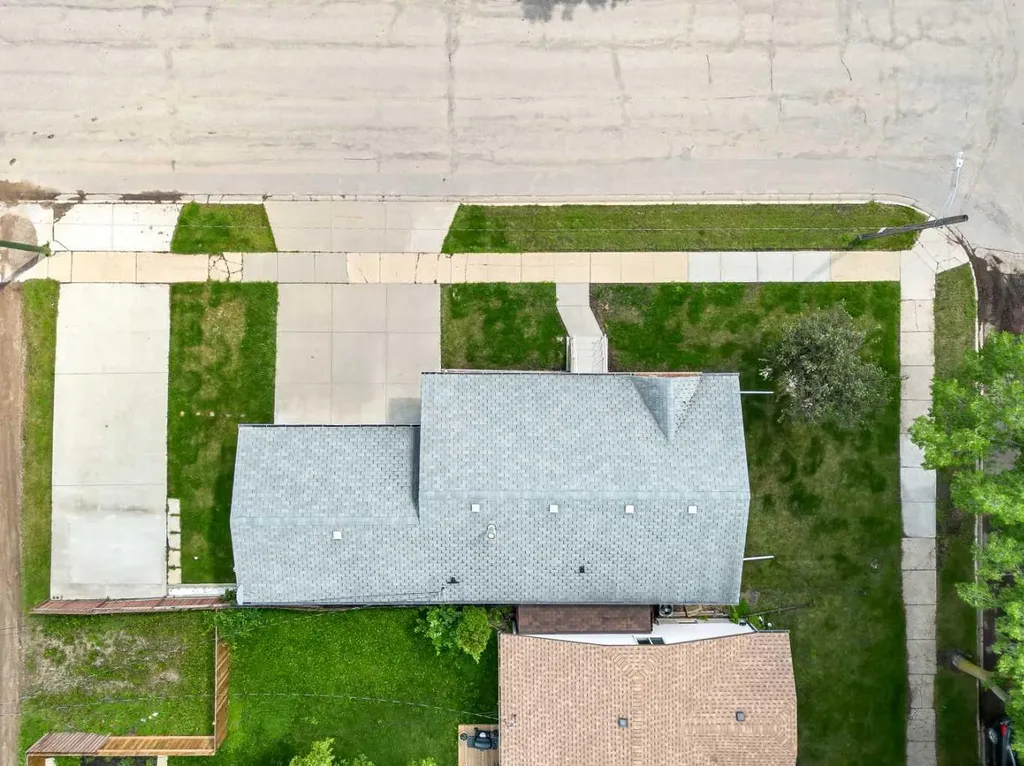 5502 46 Street Lloydminster AB T9V 0E5
