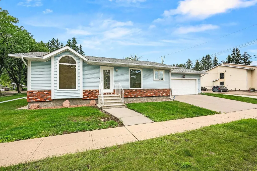 5502 46 Street Lloydminster AB T9V 0E5