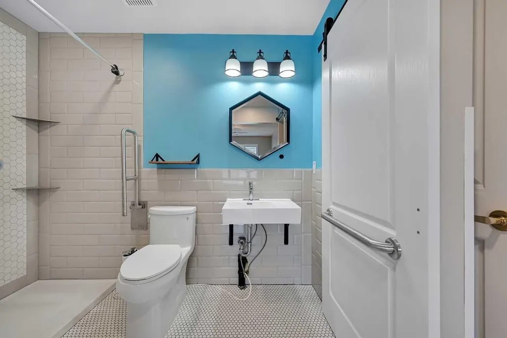 100 Somerside Grove SW Calgary AB T2Y 3V2