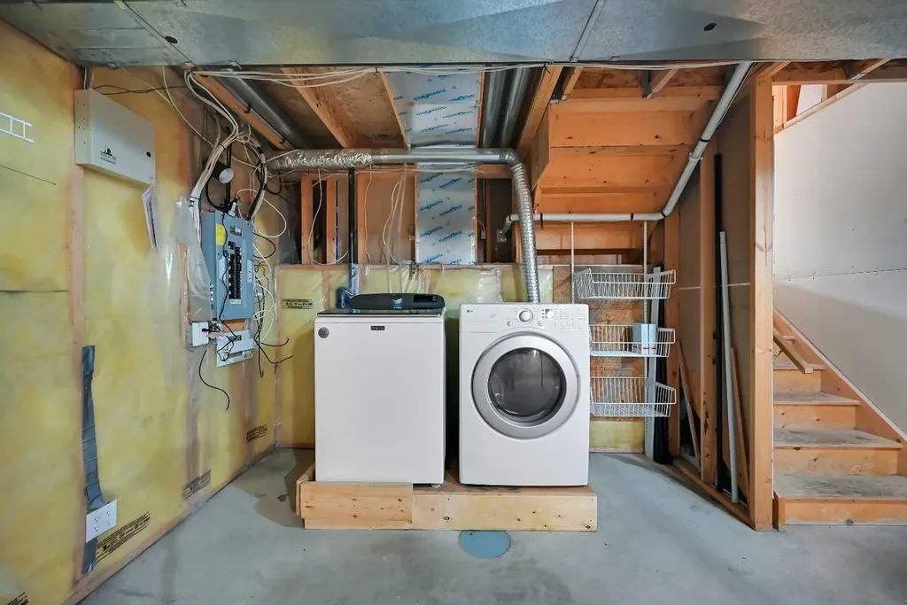 100 Somerside Grove SW Calgary AB T2Y 3V2