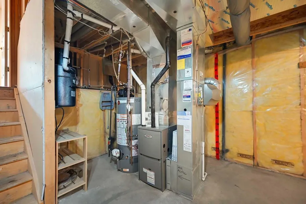 100 Somerside Grove SW Calgary AB T2Y 3V2