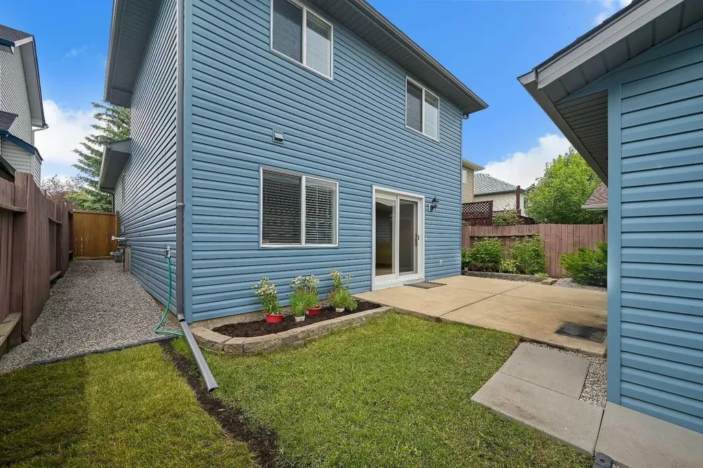 100 Somerside Grove SW Calgary AB T2Y 3V2