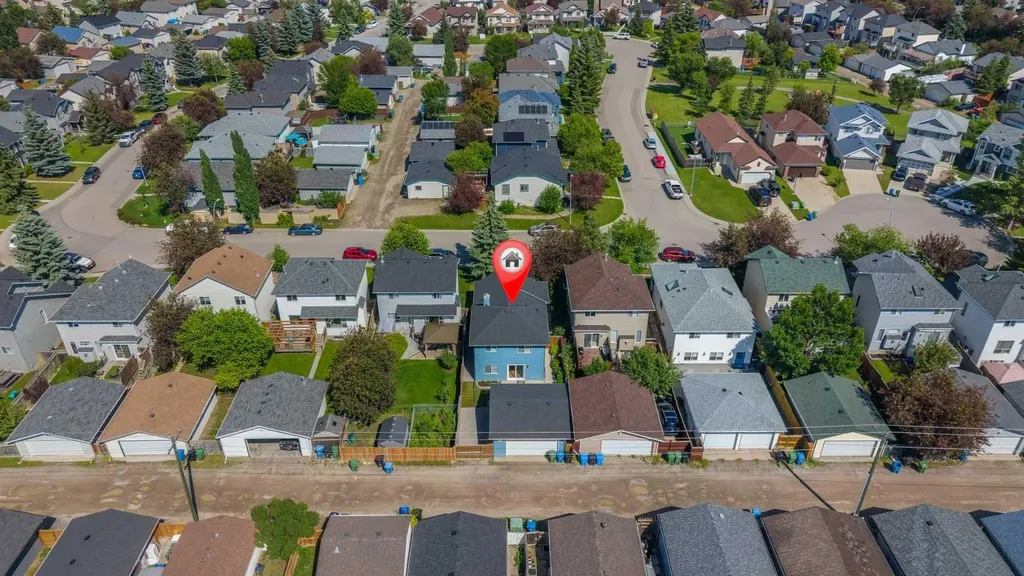 100 Somerside Grove SW Calgary AB T2Y 3V2