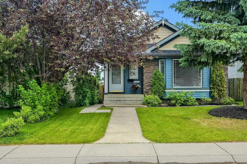 100 Somerside Grove SW Calgary AB T2Y 3V2