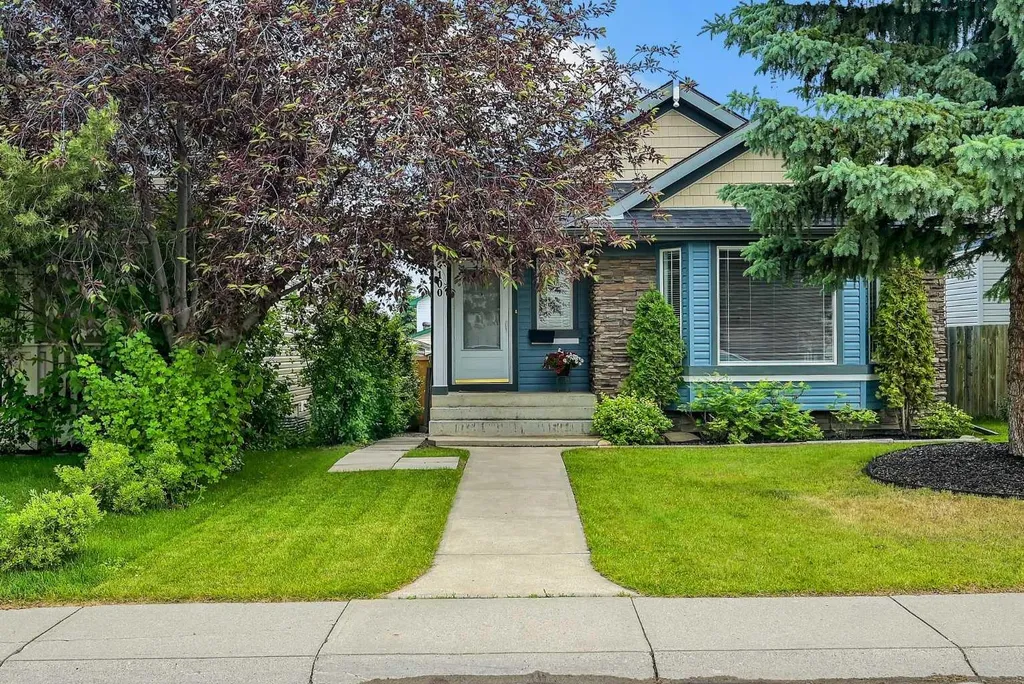 100 Somerside Grove SW Calgary AB T2Y 3V2