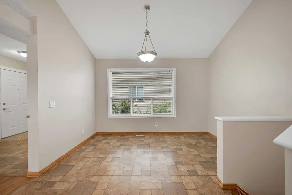100 Somerside Grove SW Calgary AB T2Y 3V2