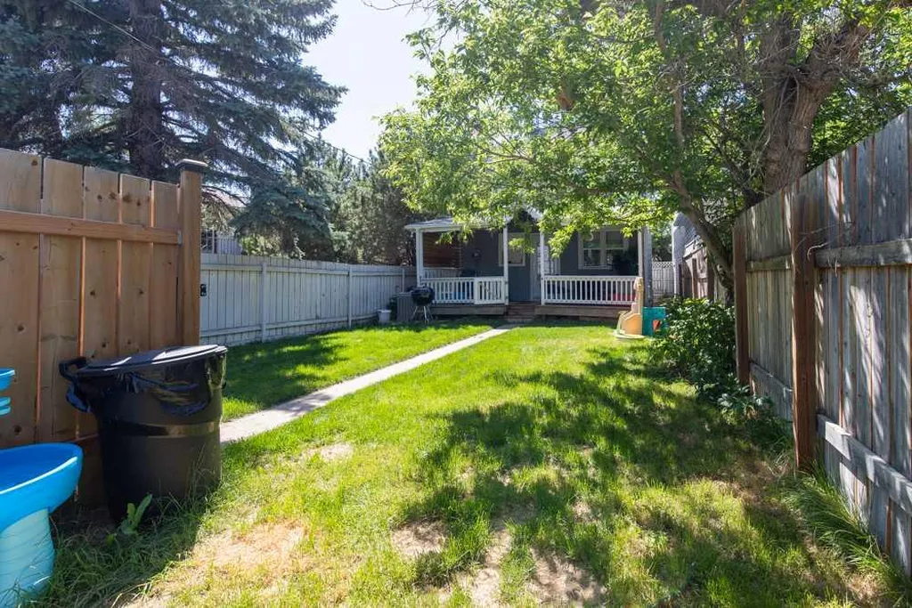 725 6 Street S Lethbridge AB T1J 2E5