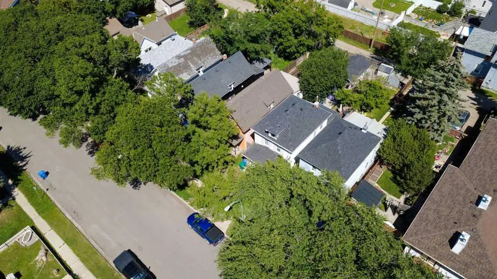 725 6 Street S Lethbridge AB T1J 2E5