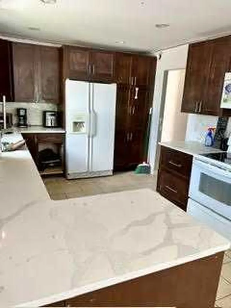 4421 40a Avenue Red Deer AB T4N 2X3