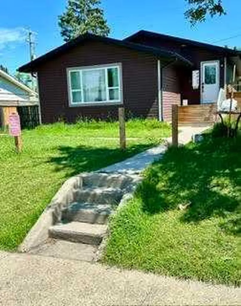 4421 40a Avenue Red Deer AB T4N 2X3