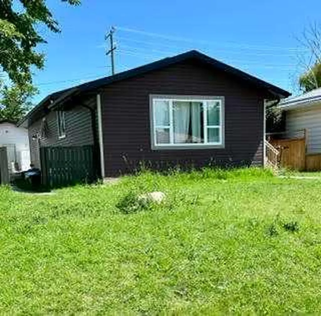 4421 40a Avenue Red Deer AB T4N 2X3