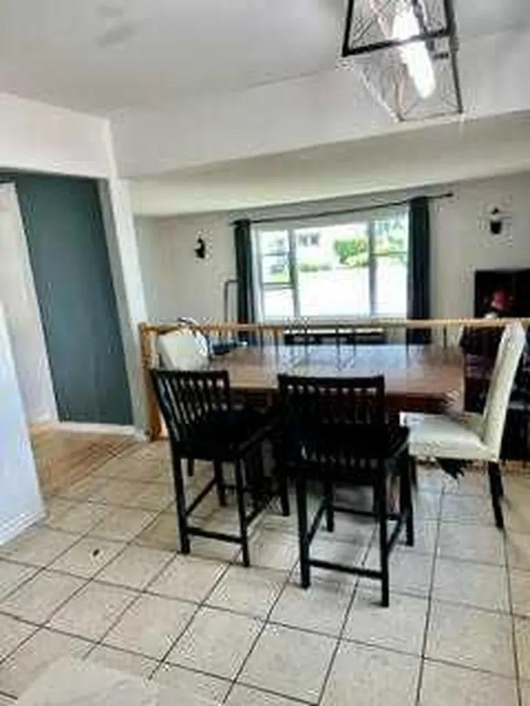 4421 40a Avenue Red Deer AB T4N 2X3