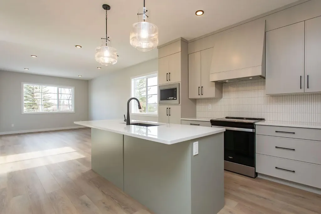 17 Tindale Place Red Deer AB T4P 0T8