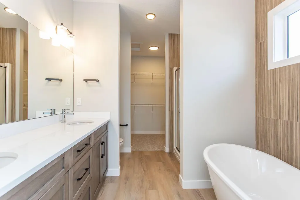 17 Tindale Place Red Deer AB T4P 0T8