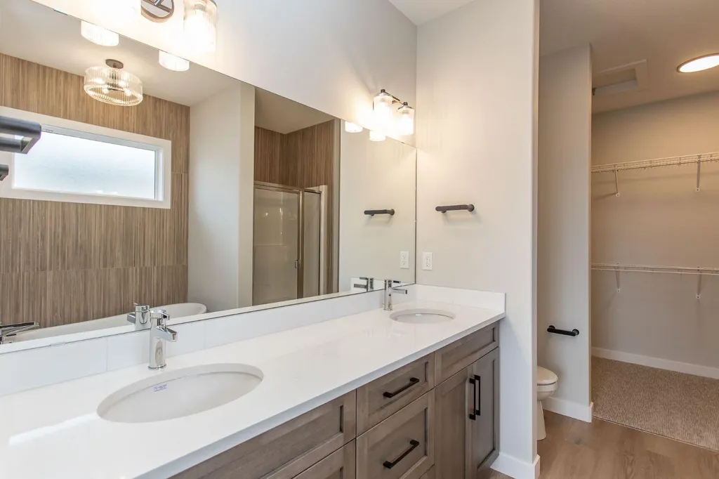 17 Tindale Place Red Deer AB T4P 0T8