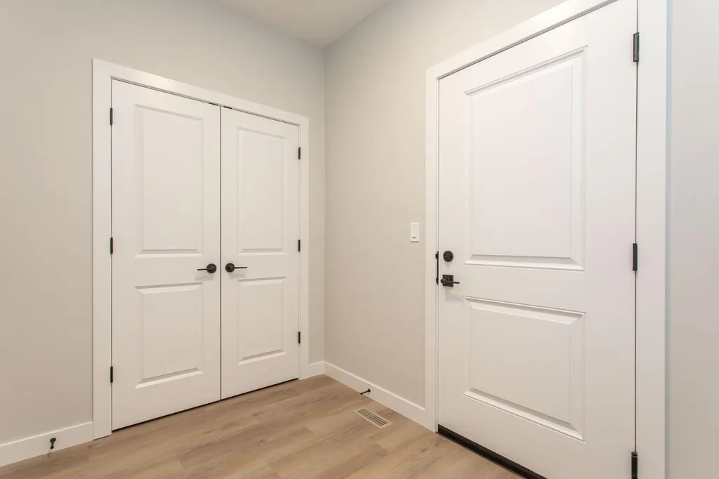 17 Tindale Place Red Deer AB T4P 0T8
