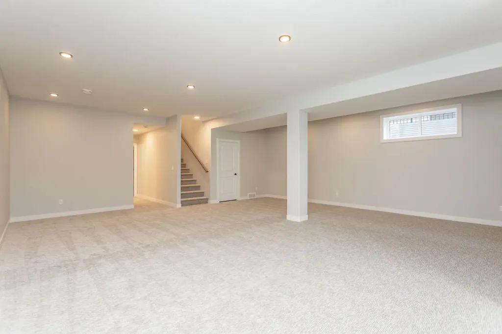 17 Tindale Place Red Deer AB T4P 0T8