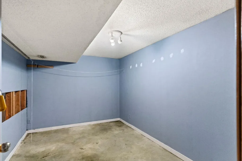 72 Templeson Way NE Calgary AB T1Y5P9
