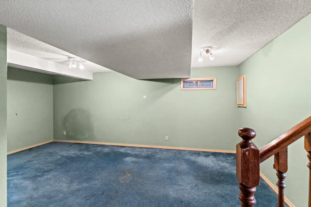 72 Templeson Way NE Calgary AB T1Y5P9