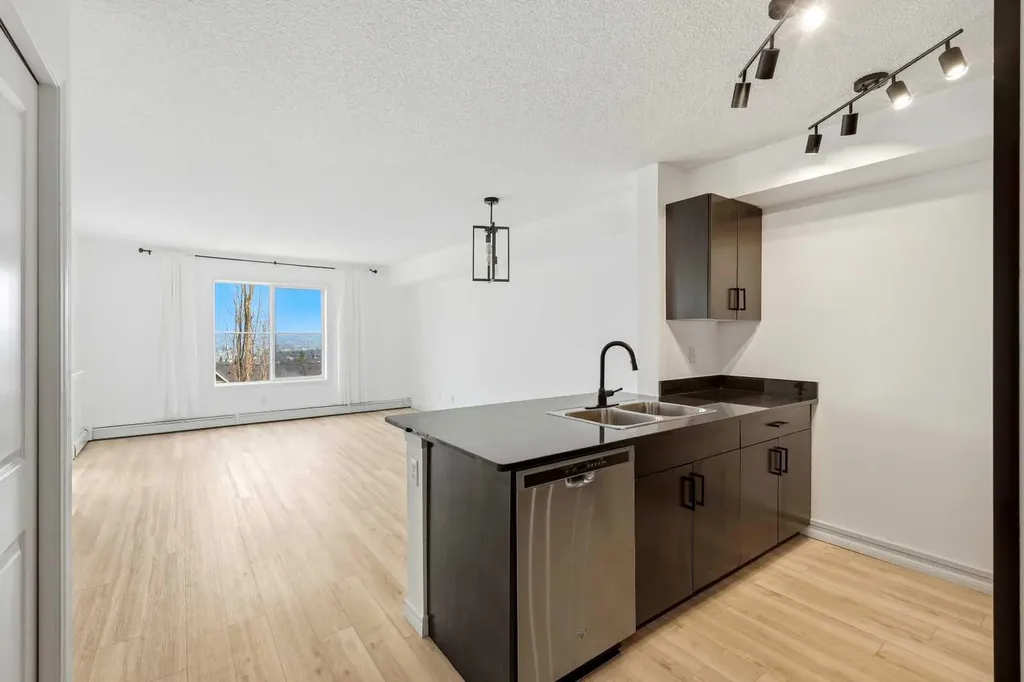 195 Kincora Glen Road NW Calgary AB T3R 0S3