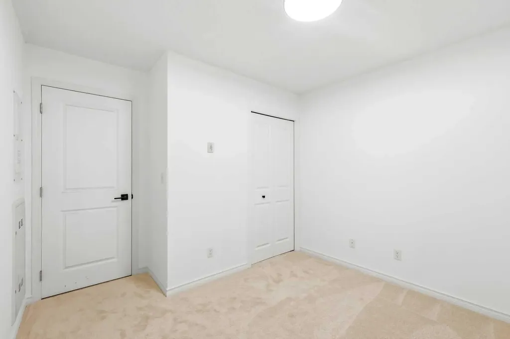 195 Kincora Glen Road NW Calgary AB T3R 0S3
