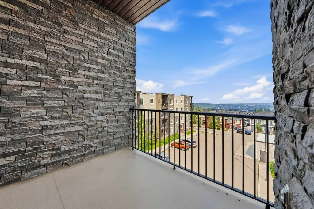 195 Kincora Glen Road NW Calgary AB T3R 0S3