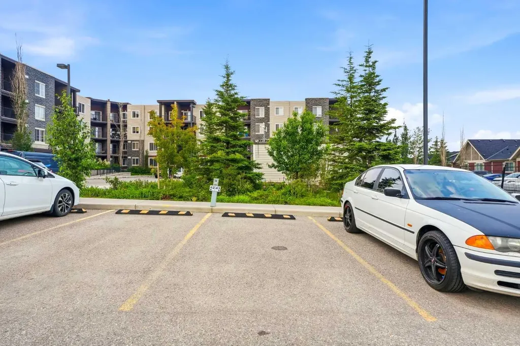 195 Kincora Glen Road NW Calgary AB T3R 0S3