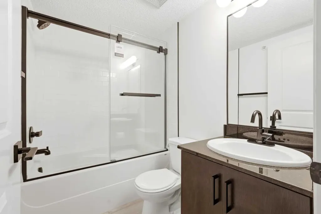 195 Kincora Glen Road NW Calgary AB T3R 0S3