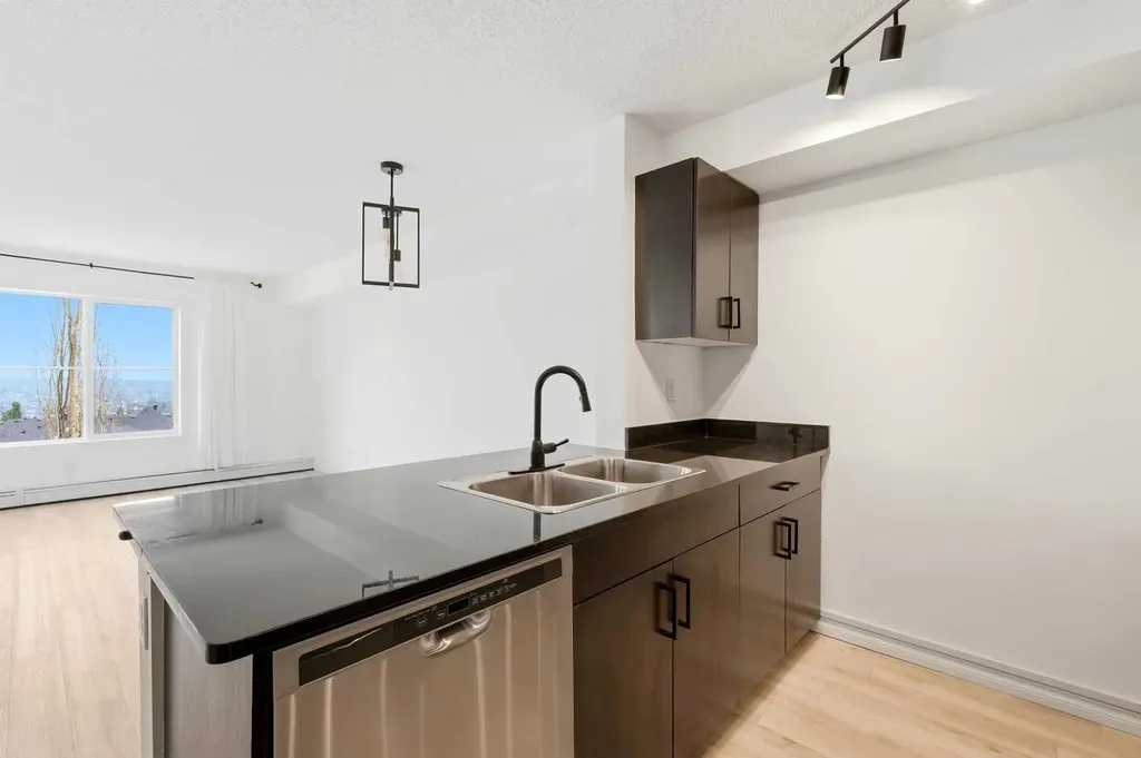 195 Kincora Glen Road NW Calgary AB T3R 0S3