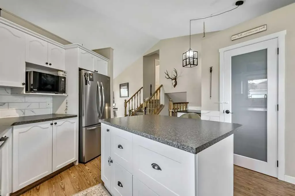 1001 17 Street SE High River AB T1V 1P9