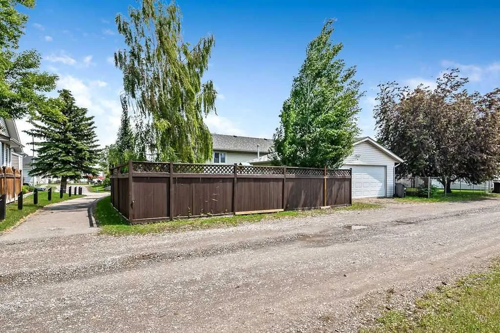 1001 17 Street SE High River AB T1V 1P9