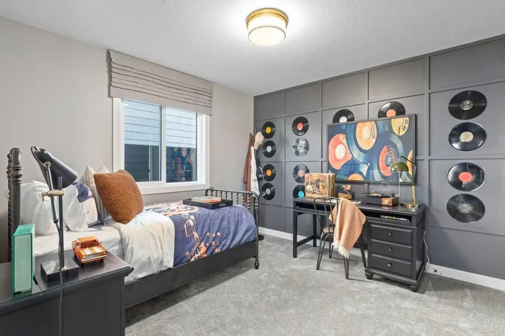 474 Hotchkiss Manor SE Calgary AB T3S 0T1