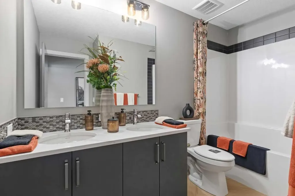 474 Hotchkiss Manor SE Calgary AB T3S 0T1