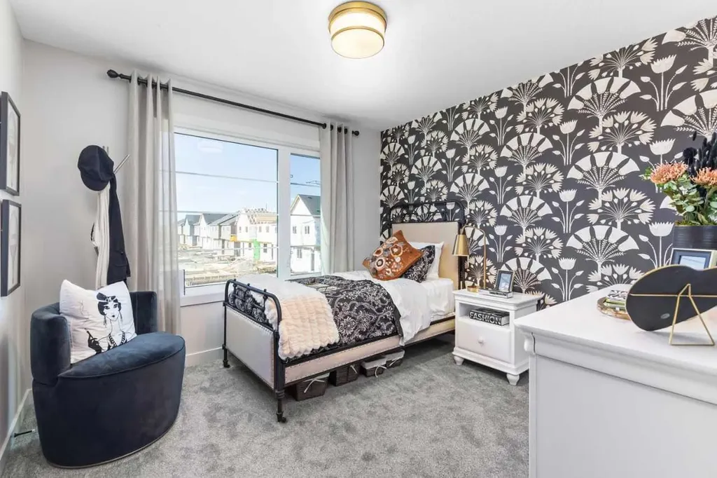 474 Hotchkiss Manor SE Calgary AB T3S 0T1
