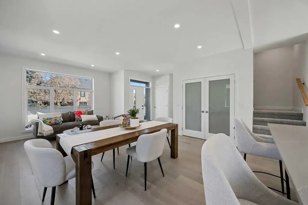 753 Centre Avenue NE Calgary AB T2E4B6