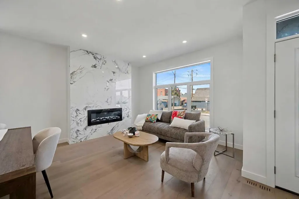 753 Centre Avenue NE Calgary AB T2E4B6