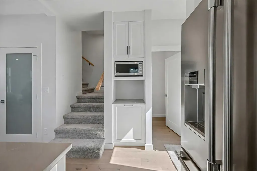 753 Centre Avenue NE Calgary AB T2E4B6