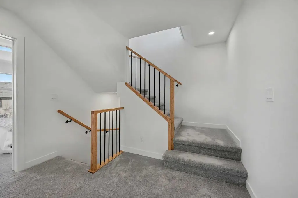 753 Centre Avenue NE Calgary AB T2E4B6