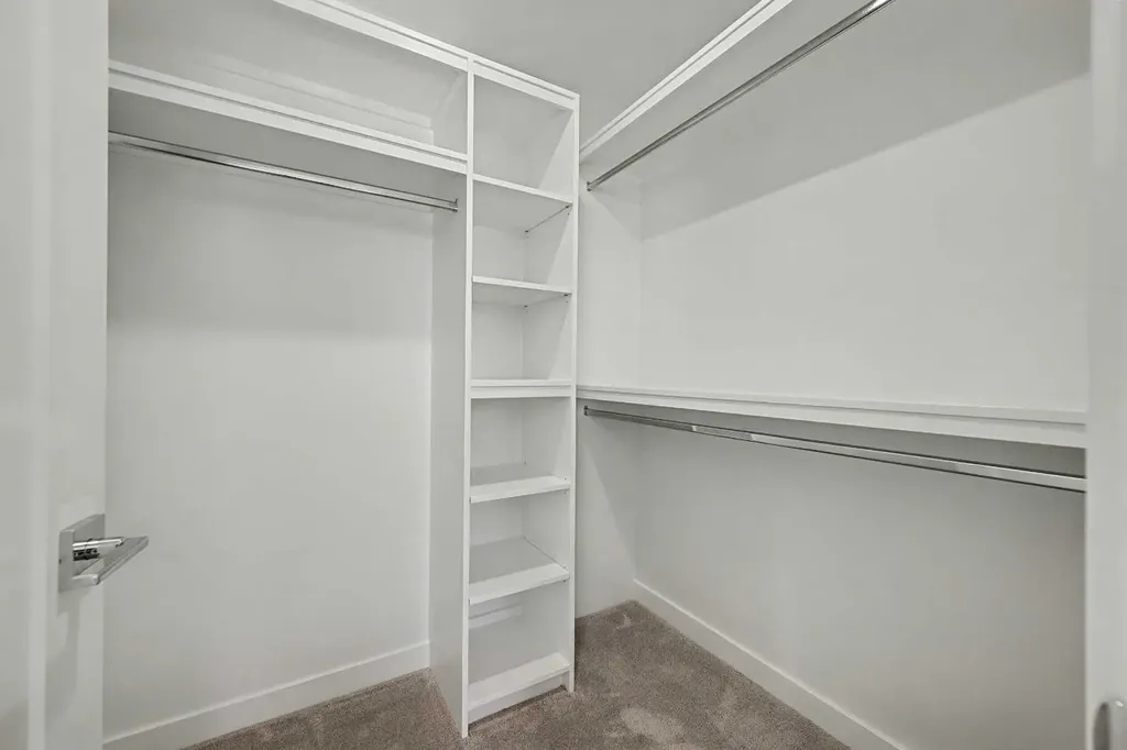 753 Centre Avenue NE Calgary AB T2E4B6