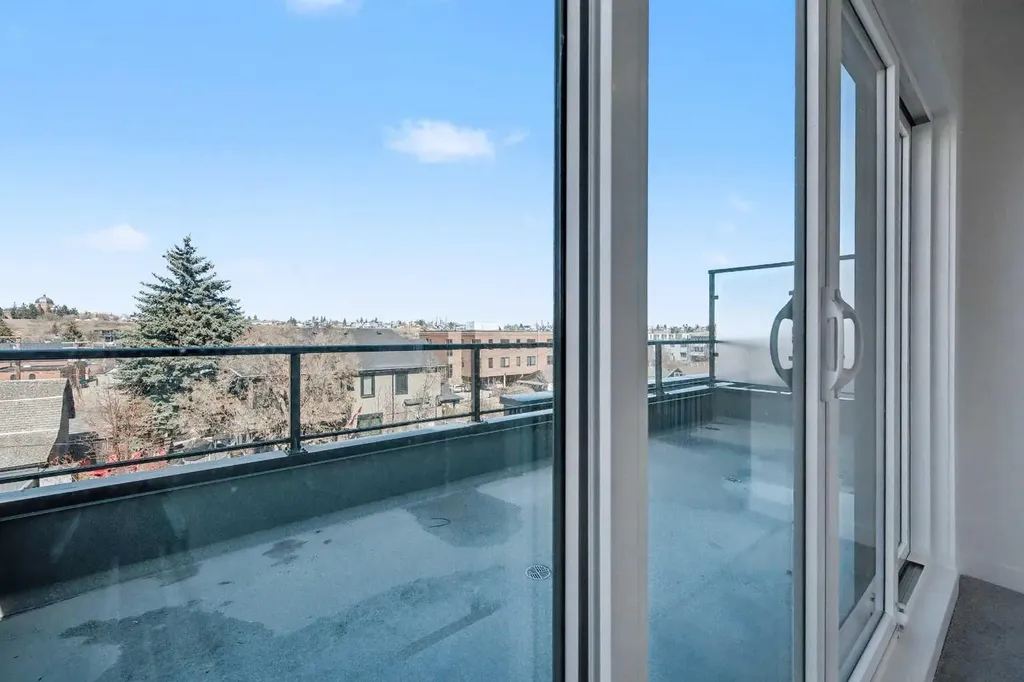 753 Centre Avenue NE Calgary AB T2E4B6