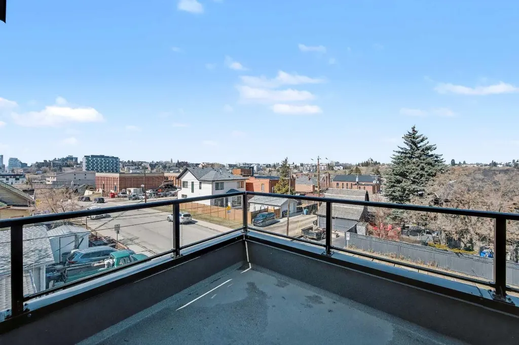 753 Centre Avenue NE Calgary AB T2E4B6