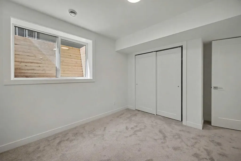 753 Centre Avenue NE Calgary AB T2E4B6