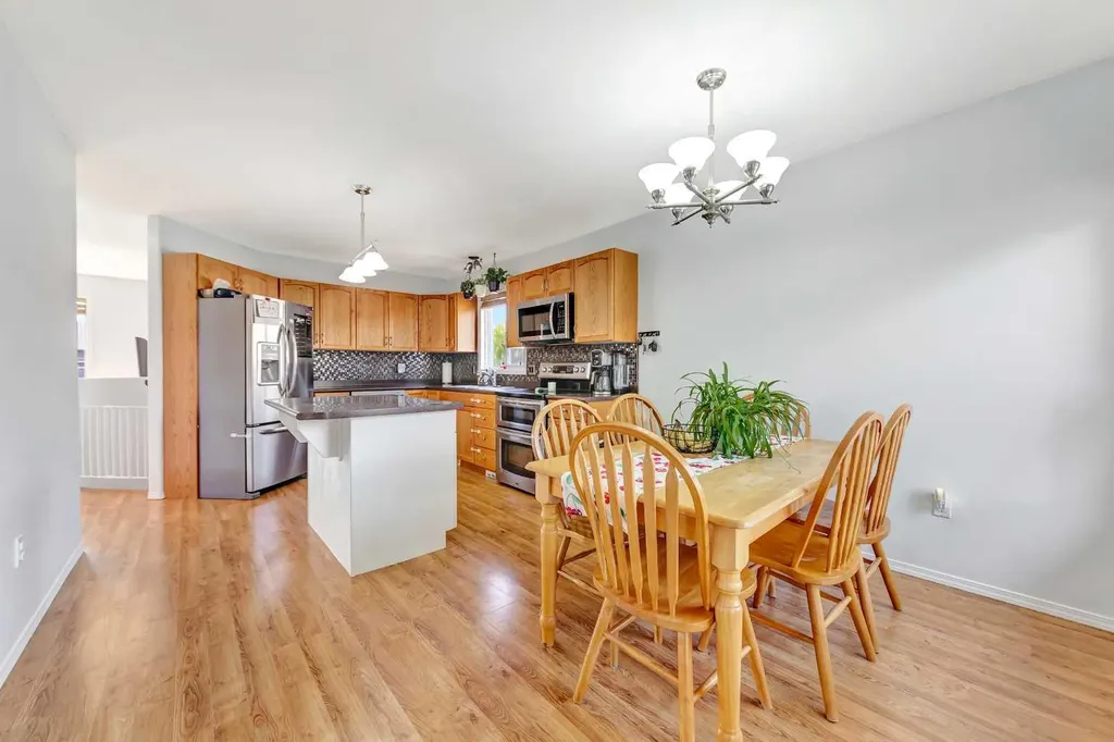 1505 49 Avenue Lloydminster SK S9V 2E7