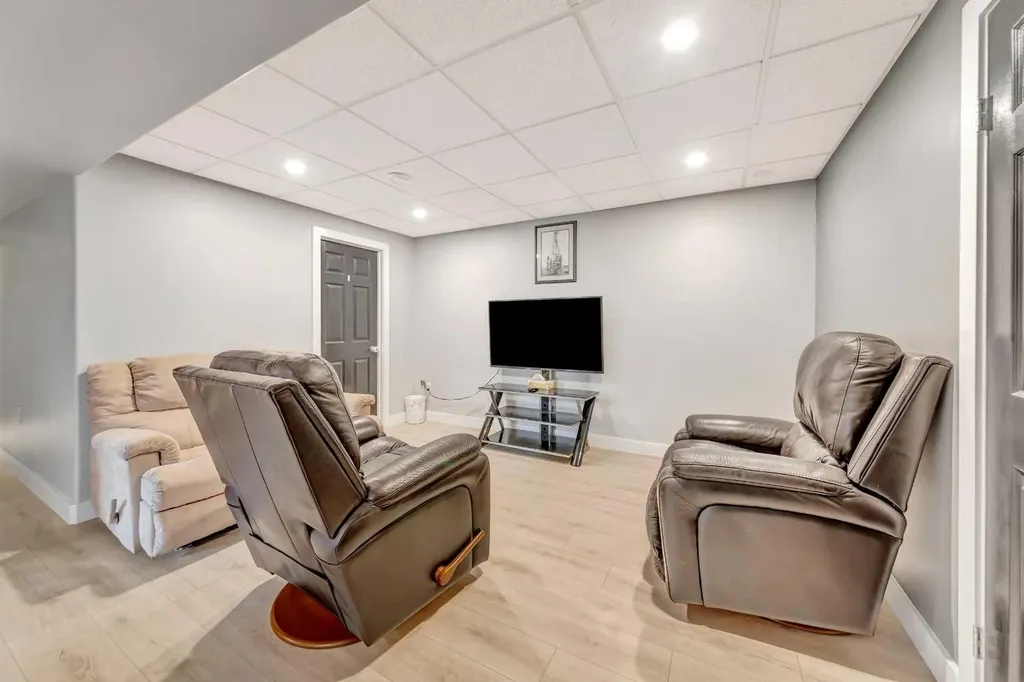 1505 49 Avenue Lloydminster SK S9V 2E7