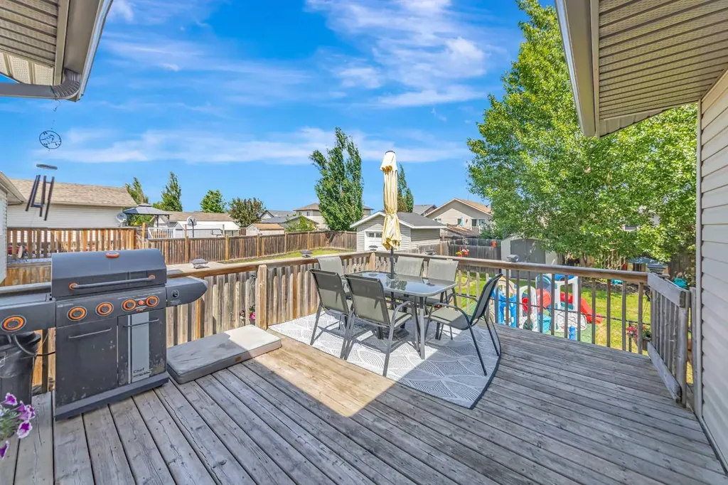 1505 49 Avenue Lloydminster SK S9V 2E7